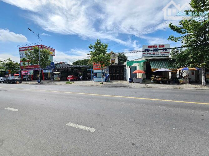 Nhà mặt tiền đường Nguyễn Thị Minh Khai, gần ngã tư Chiêu Liêu, 2373 Dĩ An - 2