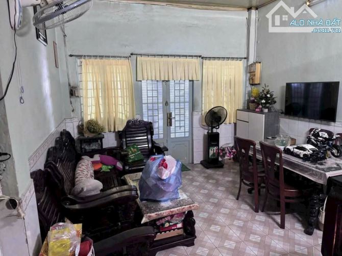 Ô tô cách nhà 30m, Bán nhà Bùi Viện - Quận 1, khu ViP chỉ 8.7 tỷ - 2