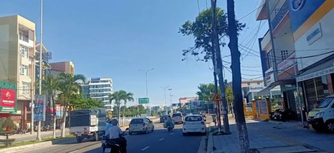 Nhà 4 tầng MT Điện Biên Phủ. Vị trí cao tầng  S= 100m ngan hơn 5m. Giá: 14.8 tỷ - 2