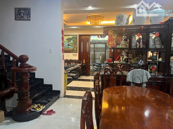 BÁN NHANH BIỆT THỰ LÔ GỐC  Đ.43 P TÂN QUY-QUẬN 7-180M2-3TẦNG-KD TỐT- GIÁ HỜ - 2
