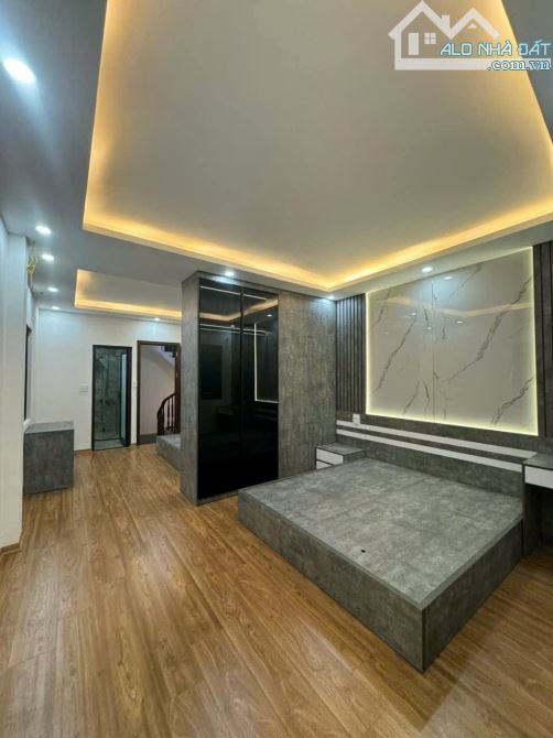 Bán nhà mỗ lao ô tô lùi sát cửa vài bước ra mặt phố ô tô tránh đỗ DT43m2 giá hơn 10 tỷ - 2
