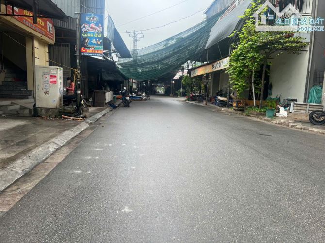 giá 4,1 tỷ. Diện tích rộng 103m2, mặt tiền 5m cực đẹp,  Pháp lý đầy đủ, 
2 mặt thoáng - 2