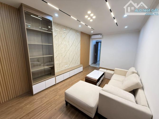 Bán nhà lê trọng tấn ô tô lùi đỗ sát nhà 5 tầng thang máy DT30m2 giá hơn 7 tỷ - 2
