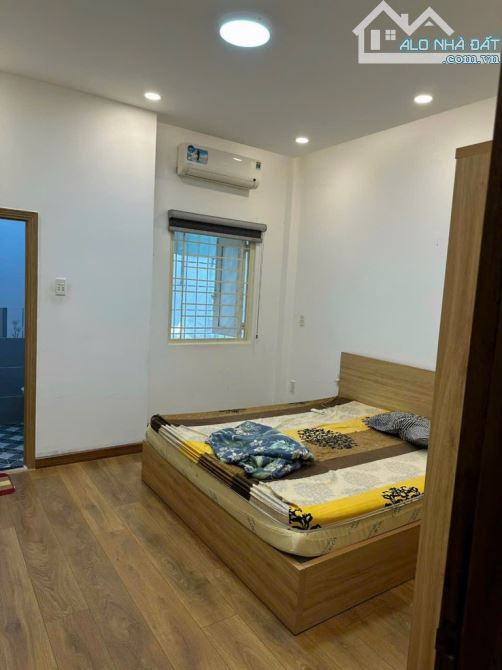 NHÀ 3 LẦU HXH 8M- ĐƯỜNG LÊ VĂN LƯƠNG THÔNG BẾ  VĂN CẤM - KHU VIP TÂN KIỂNG  - NHỈNH 9 ĐỒNG - 2
