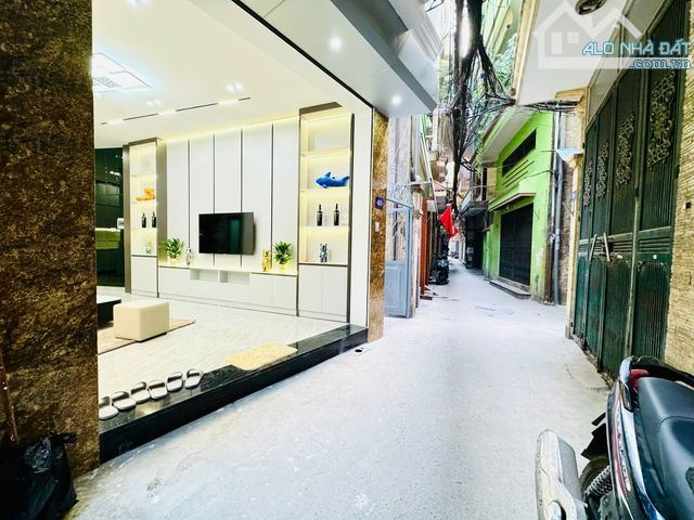 Tôi bán nhà Hương Viên - Lò Đúc 19m2 4 tầng 50m ra phố nhà khung cột chắc chắn 2.35 tỷ - 2