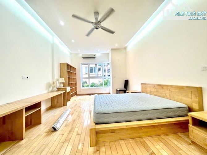 Bán nhà phân lô Đội Cấn - Hai thoáng - Cách ô tô 10m - Có ô chờ thang máy - 2