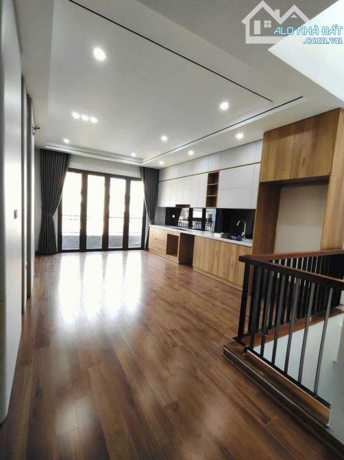 BÁN NHÀ 3Tx75m, Ô TÔ ĐỖ TRONG NHÀ, THIẾT KẾ HIỆN ĐẠI, PHONG CÁCH CHÂU ÂU - 2
