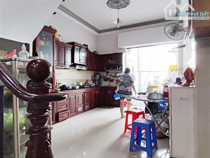 Bán nhà mặt tiền chợ Gò Xoài, BHHA, Bình Tân, thu nhập cao, 124m² (4x31)x3tầng, chỉ 17.48t - 2