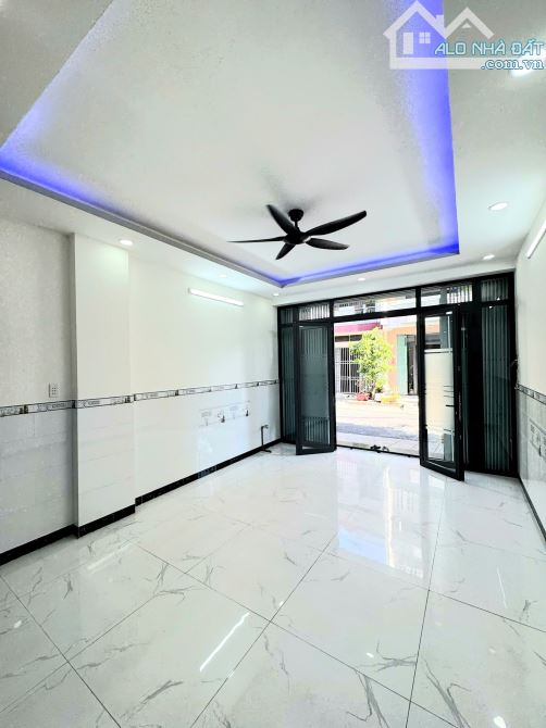 Bán nhà HXH 8m, Nguyễn Hồng Đào - DT 4x16 - 5 tầng, khu Bàu Cát giá 12.5 tỷ - 2