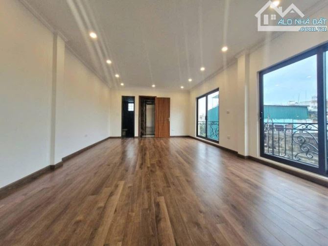 Bán nhà 60m2, 6 tầng, thang máy, view hồ Thạch Bàn, Long Biên - 2