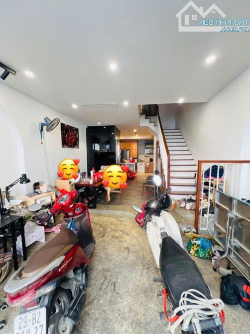 Bán nhà mới xây - ô tô đỗ cửa - 2 thoáng - lô góc - tặng nội thất - thiết kế như liền kề - 2