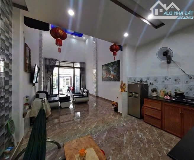 chị gái gửi bán Nhanh Căn nhà 1 Lầu 4 Pn sát chợ NHị Xuân Hóc môn giá 1 tỷ 880 - 2