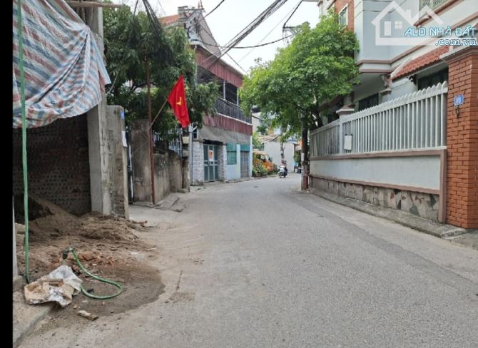 10.86 tỷ/79 M2/ 5.5 M tiền/ Lô góc. Ô Tô.Thạch bàn - 2