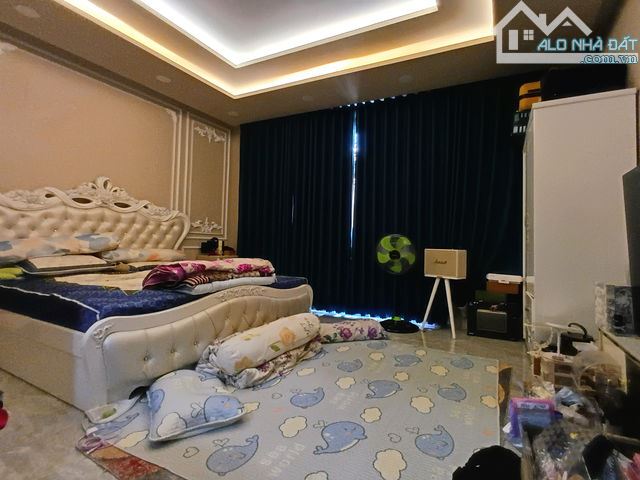 HÓT BÁN GẤP TRONG TUẦN NHÀ CĂN GÓC 2MT NGUYỄN TRI PHƯƠNG - QUẬN 10 - 73M² - 4 TẦNG - 2