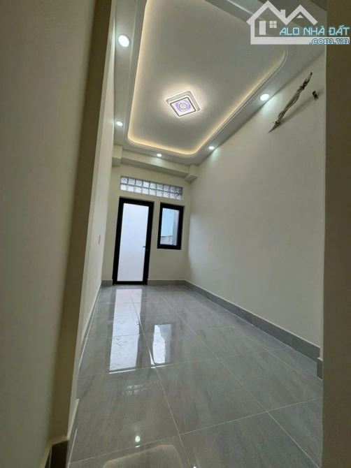 Nhà bán.Vị trí đẹp..Nhà mới 3 tầng.Lê Đại Hành.TT Q11.Giá tốt - 1