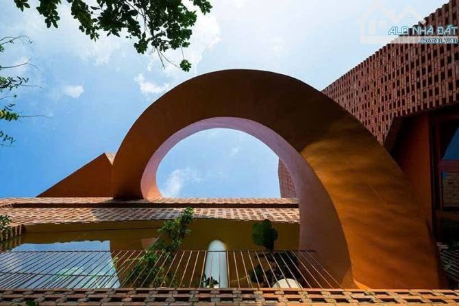 Bán siêu phẩm biệt thự 2 MT khu Trần Não Q.2 - 17x24m 3 tầng HĐT 150tr giá 95 tỷ. - 2