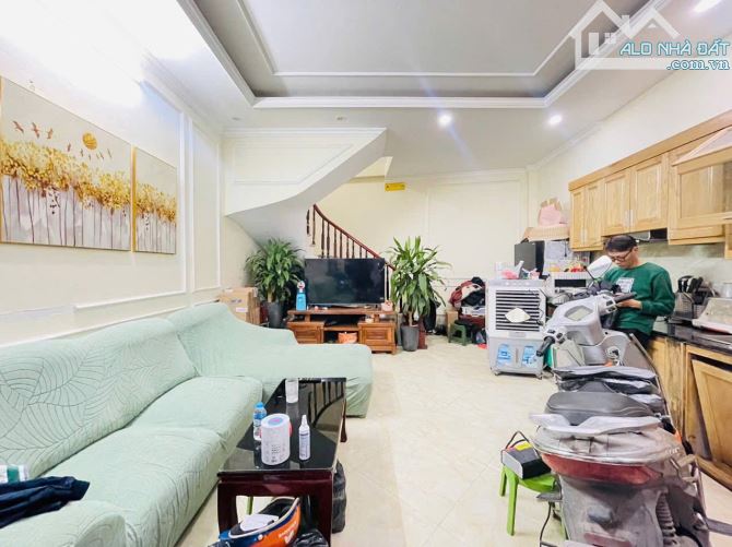 BÁN NHÀ PHỐ ĐỊNH CÔNG, TIỆN ÍCH BẠT NGÀN. 40M2, 4 TẦNG, NHỈNH 6 TỶ. - 3