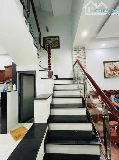Nhà cấp 4 tặng lô đất đường VƯỜN LÀI phường AN PHÚ ĐÔNG Q12, dt 100m²(5mx20m). Hẻm 5m 💰 5 - 3