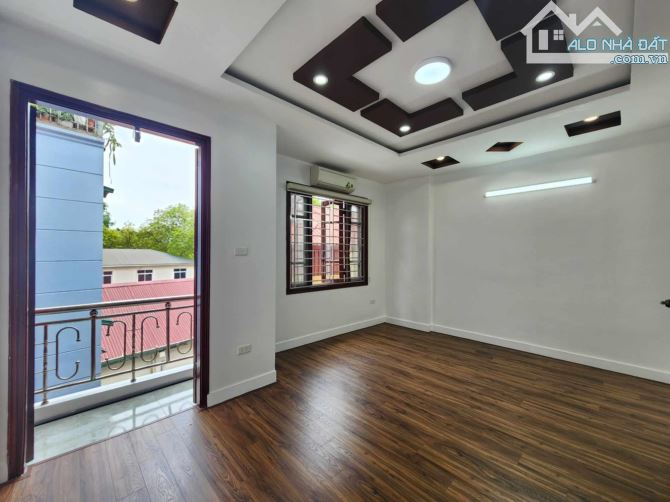 Bán nhà Đội Cấn 30m ra phố dân xây nhà đẹp  2 thoáng an sinh tốt 30m giá 7.25  tỷ ( có TL - 3