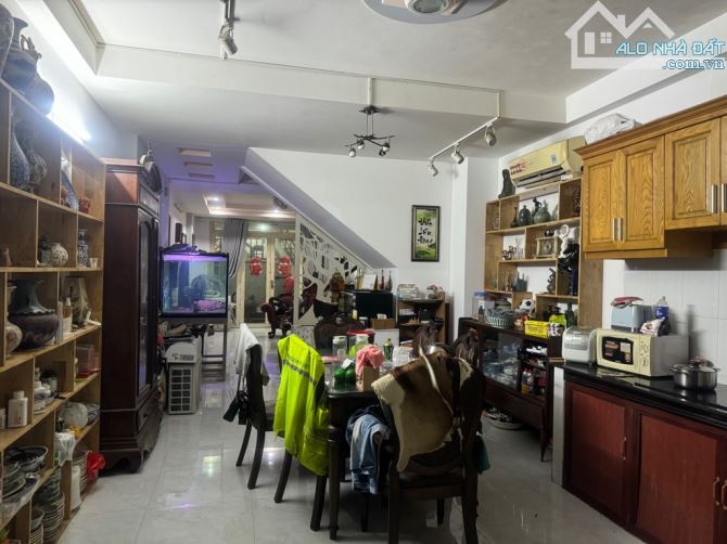 Hơn 6 tỷ Gò Vấp 4 tầng – DT 80m2,  hẻm xe hơi - 3