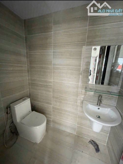 CHDV mặt tiền 140m2, hầm + trệt 4 lầu, 28 phòng full nội thất, hợp đồng thuê 140tr/tháng - 3