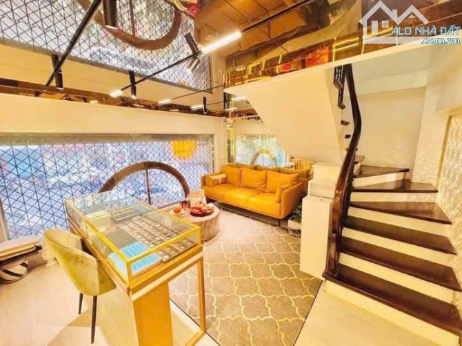 Đẹp Hơn Mặt Phố, Ngõ 10 Nguyễn Văn Huyên – Phân Lô, Bộ Công An 65m2, Gần Công Viên 23 tỷ - 3