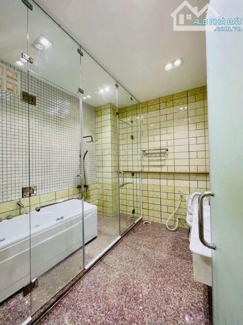 Bán nhà 13,5 tỷ 1 trệt 1 lững 6 lầu, Mặt Tiền đường Trần Đại Nghĩa , trung tâm thương mại - 3