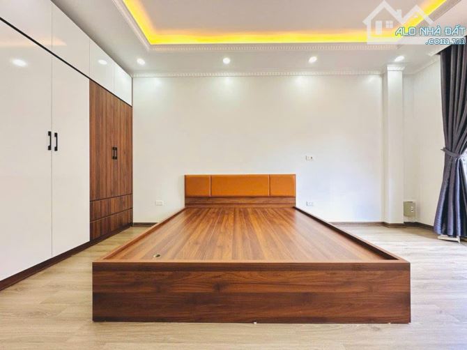 LÔ GÓC PHỐ CẦU GIẤY - 42M2 x 6T - MT 4M - 12.2 TỶ - THANG MÁY - NGÕ Ô TÔ DỪNG ĐỖ 24/24 - 3
