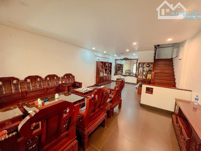 Liền kề VIP Lạc Long Quân - View Hồ – Ô tô vào nhà – 83m² x 6T, MT 5.5m – Thang máy - 3