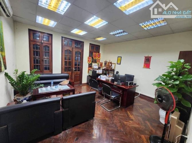BÁN NHÀ NGHĨA TÂN CẦU GIẤY DT 70M 5 TẦNG PHÂN LÔ Ô TÔ VỈA HÈ KINH DOANH GIÁ 24.5 TỶ - 2