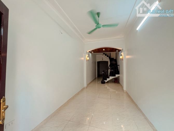 Chính chủ, Bán gấp nhà mặt phố Tô Vĩnh Diện, Hà Nội, 50m2, 4 tầng, 4 ngủ, KD, giá 20.3 tỷ - 3