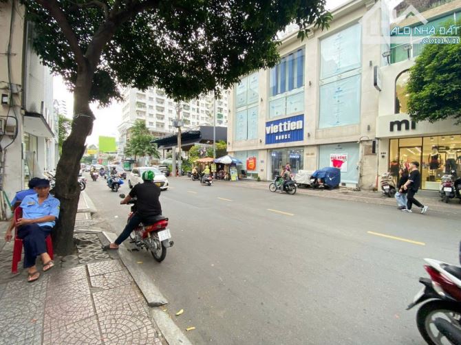 Siêu vị trí Mặt Tiền Nguyễn Trãi ngay LACASTER Quận 1 ( 4x16m) Giá: 36 Tỷ - 3