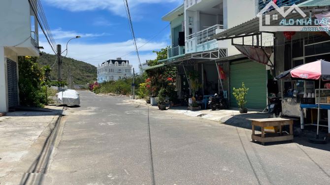 Đất Mặt Tiền Khu Đông Mương Hòn Xện – 70m2 - Hướng Nam, Cách biển 1 phút - Giá : 60trđ/m2 - 4