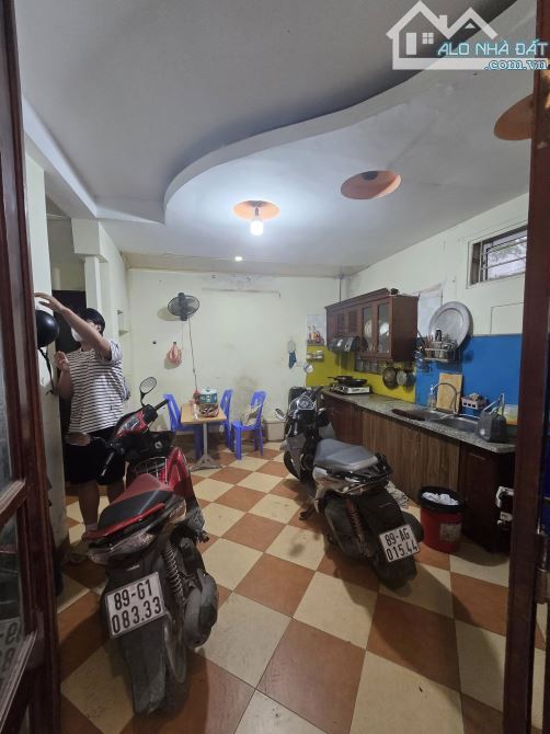 HÀNG HIẾM CẦU GIẤY, LÔ GÓC CỰC THOÁNG, SÂN ĐỂ XE RỘNG, GẦN PHỐ, CHỦ TỰ XÂY, DÂN TRÍ CỔ. - 4