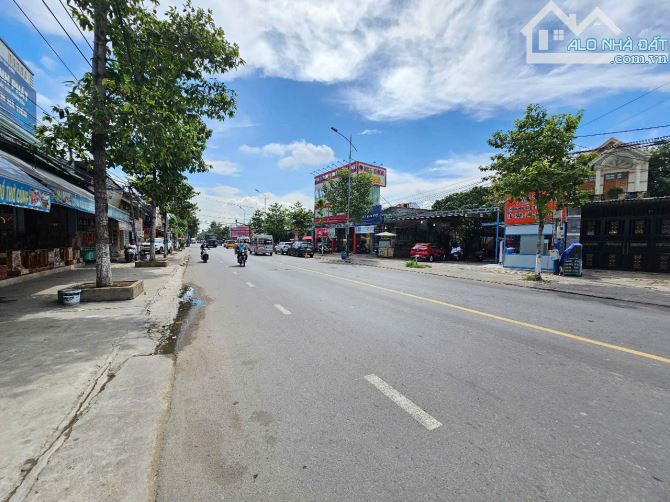 Nhà mặt tiền đường Nguyễn Thị Minh Khai, gần ngã tư Chiêu Liêu, 2373 Dĩ An - 4