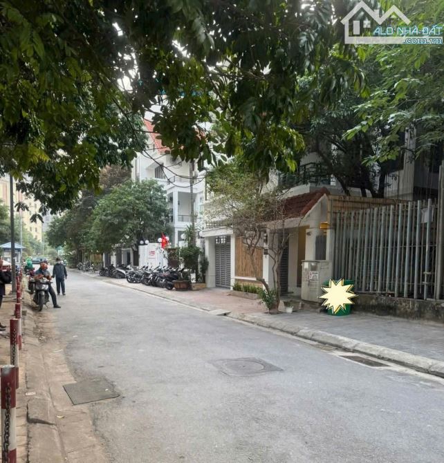 BIỆT THỰ SONG LẬP TRẦN KIM XUYẾN - KĐT YÊN HOÀ 155M, MT 10 CHỈ 66 TỶ. - 4