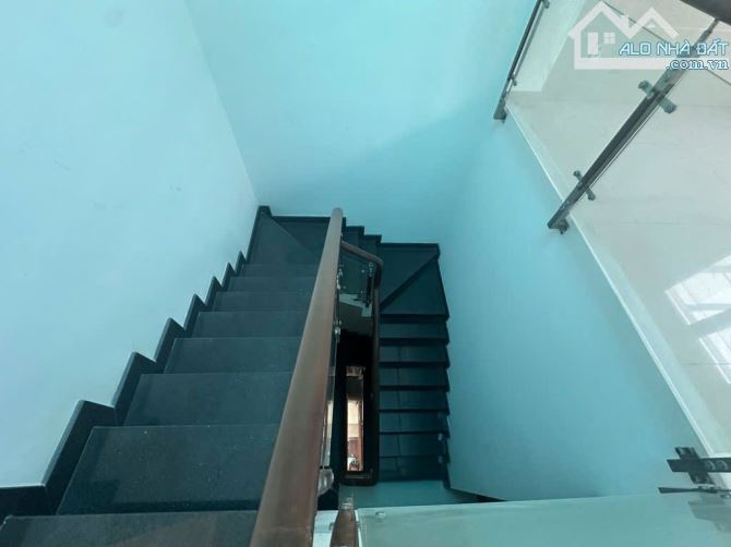 NHÀ 4 Tầng khu phân lô đồng bộ ,đường TÔ NGỌC VÂN /  phường THẠNH XUÂN Q12 DT 61m2(4,5x14) - 4