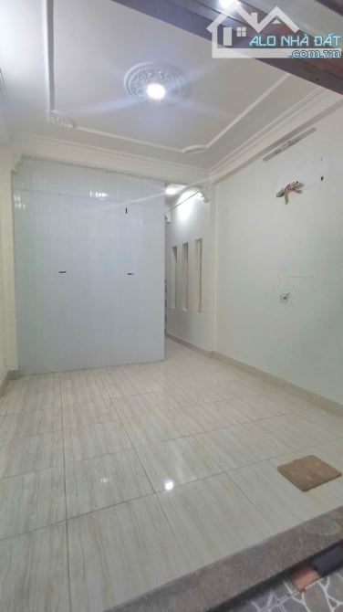 Hoàng Bật Đạt Tân Bình 50m2 2 tầng giá chỉ 4.x Tỷ - 4
