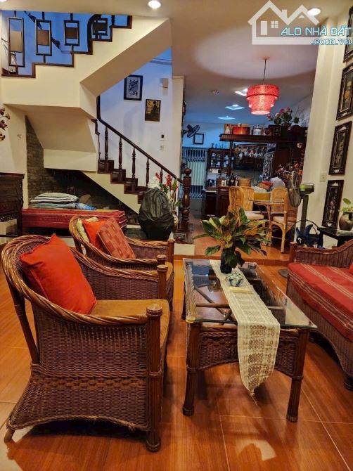 Bán villa 2 mặt tiền đường lớn 16m khu biệt thự VIP ven sông Đặng Thùy Trầm 4 tầng 190m2 - 4