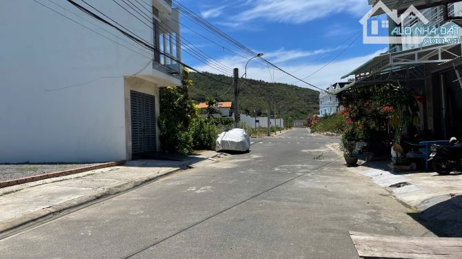 Đất Mặt Tiền Khu Đông Mương Hòn Xện – 70m2 - Hướng Nam, Cách biển 1 phút - Giá : 60trđ/m2 - 5