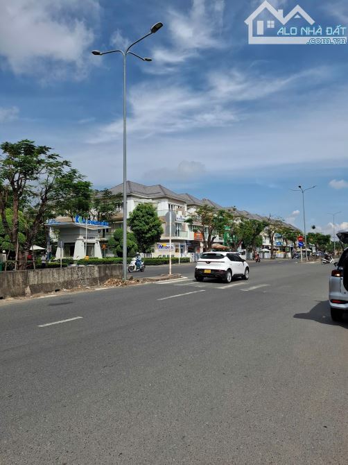 Bán nhà mặt tiền D17 Phước Long B quận 9 giá 23,5 tỷ - 5