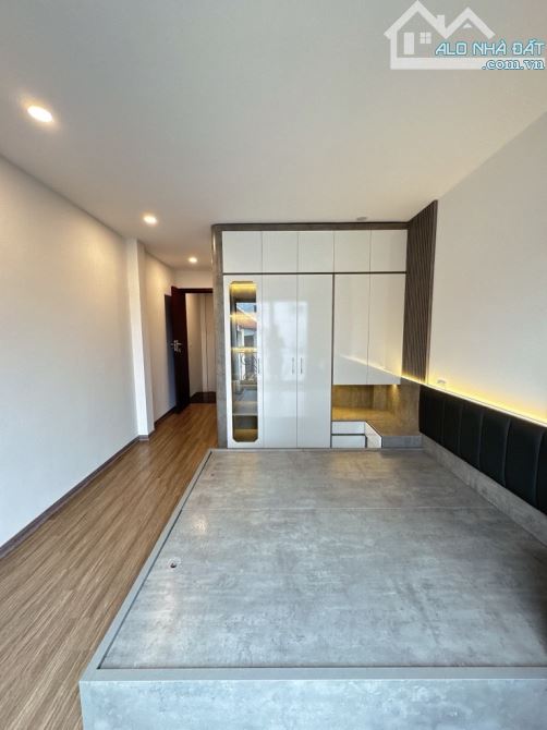 THƯỢNG CÁT-THƯỢNG THANH-NHÀ ĐẸP LONG LANH - MỚI TINH - FULL NỘI THẤT - LOANH QUANH 5-6Đ - 5