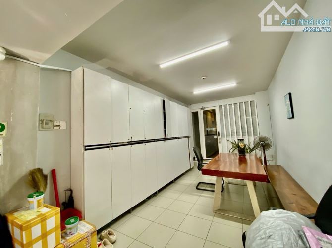 CHDV GIÁP Q1- NGUYỄN CỬU VÂN- HXH 6M- 11 PHÒNG- DT 6m x 28m- 30.x TỶ TL - 5