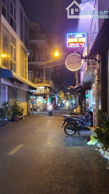 BÁN NHÀ ĐẸP 4 TẦNG MẶT TIỀN ĐƯỜNG SỐ 4 CƯ XÁ ĐÔ THÀNH, P.4, Q.3 GIÁ CHỈ 10.5 TỶ TL - 5