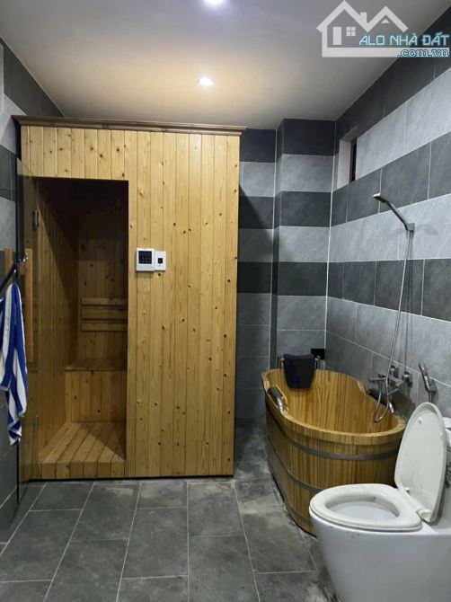 🌹 Cho thuê biệt thự 3 tầng góc 2 mặt tiền đường 10m5 khu Nam Hoà Xuân - Gọi Bi - 6