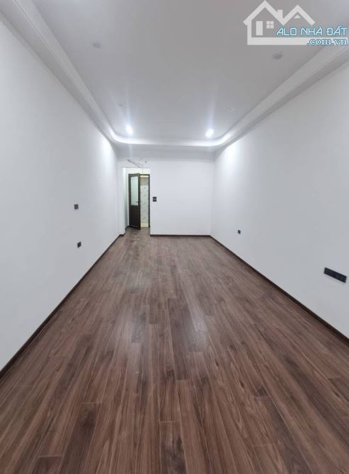 Cần bán gấp nhà xây mới ô tô vào nhà đường Láng 39m 6 tầng thang máy giá tốt nhất khu - 6