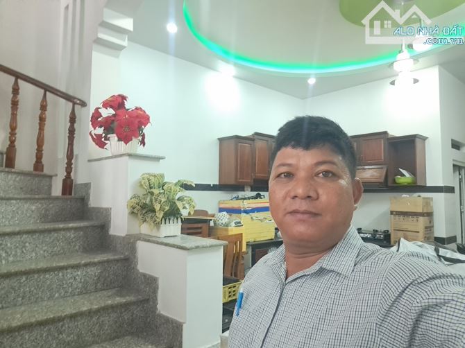 TP.Dĩ An- 62m2- 4.2T- 3 Tầng- Đường nhựa 10m- Sổ hồng riêng - 7