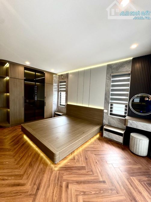 Bán nhà ĐẸP phố Bát Khối 41m x 7 tầng - 10.6 tỷ - 8