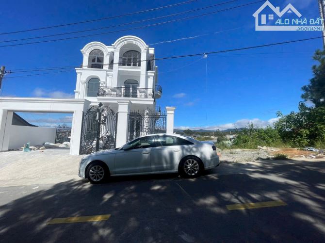 🏡 BÁN LÔ ĐẤT ĐẸP DIỆN TÍCH 297m2(12x25)  HÀNG HIẾM KHU QH ĐỒI HUY ĐOÀN - P8 .