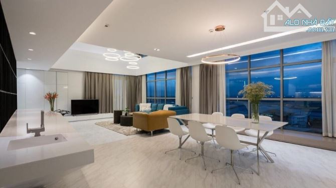 Bán Căn Penthouses Saigon Airport , 4PN, 3WC , 2 Sân Vườn , 309m2 , Sổ Hồng , 20 Tỷ